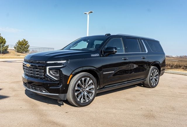 2025 CHEVROLET SUBURBAN - Image 3