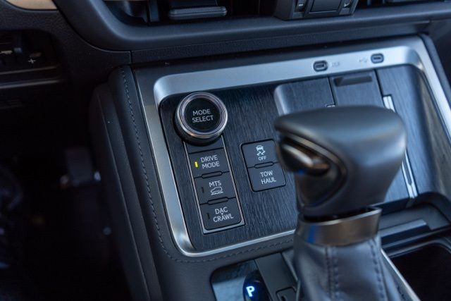 2024 LEXUS GX - Image 27