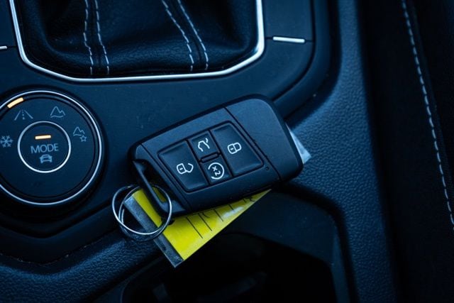 2022 VOLKSWAGEN TAOS - Image 27