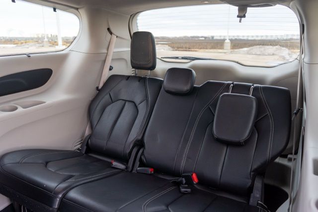 2022 CHRYSLER PACIFICA - Image 13