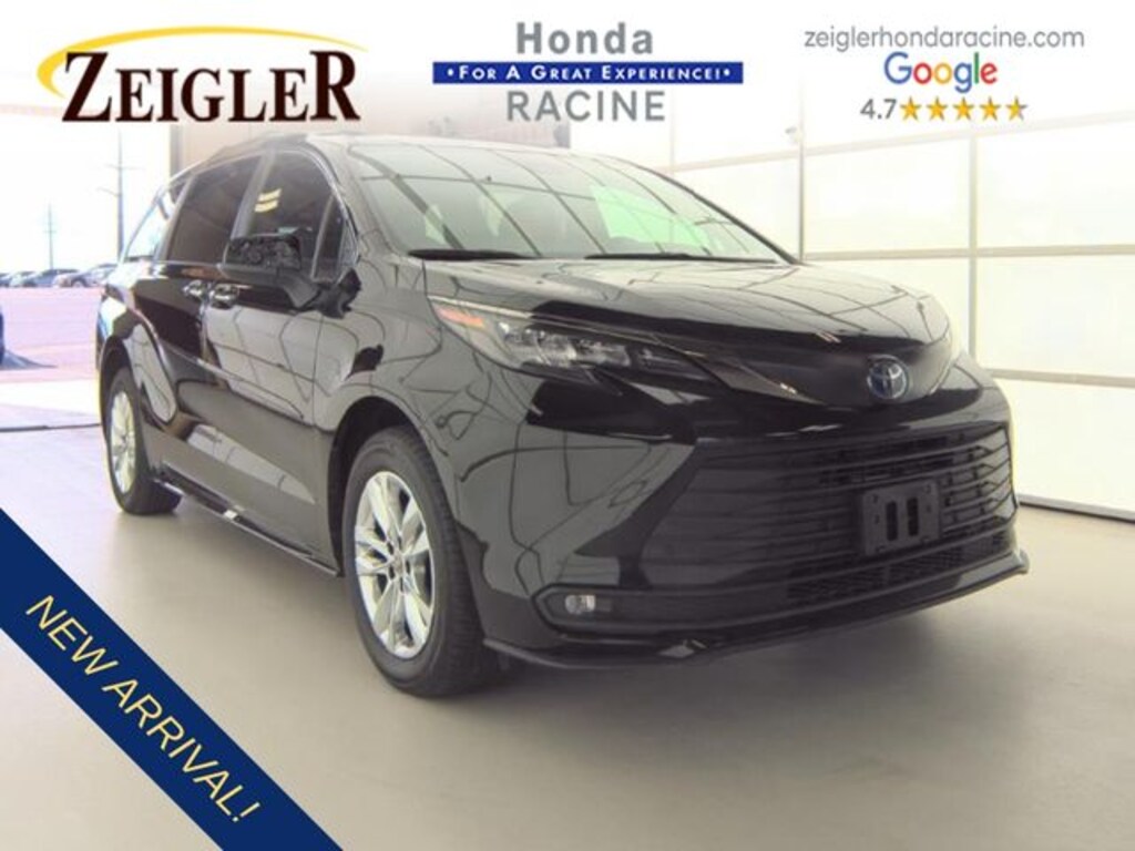Used 2022 Toyota Sienna XLE Woodland Edition Van Passenger Van