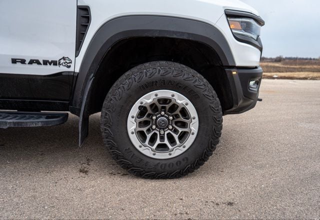 2023 RAM 1500 - Image 9