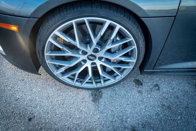2018 AUDI R8 - Image 9