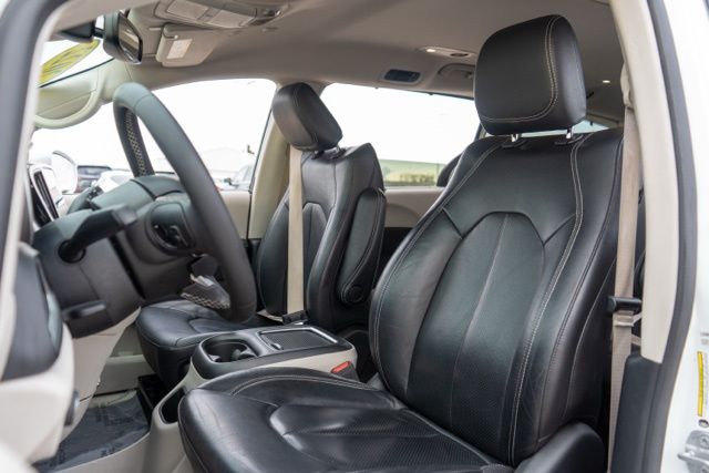 2022 CHRYSLER PACIFICA - Image 11