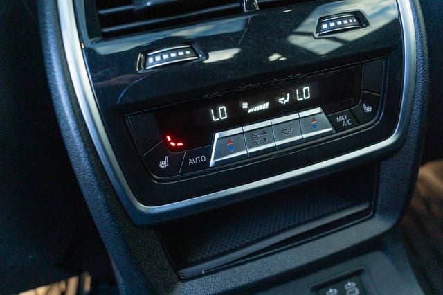 2022 BMW X7 - Image 24