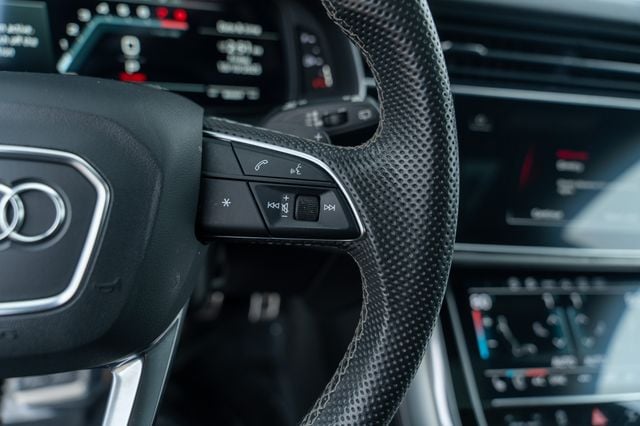2021 AUDI SQ8 - Image 30