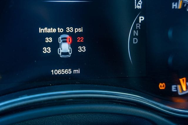 2019 JEEP GRAND CHEROKEE - Image 32