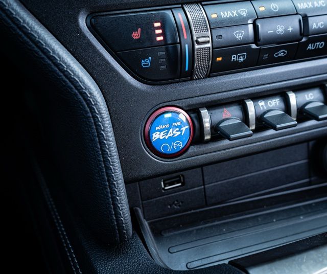 2020 FORD MUSTANG - Image 28