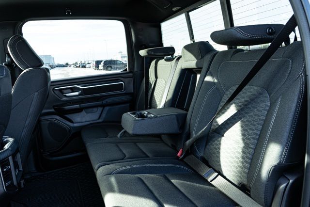 2025 RAM 1500 - Image 17