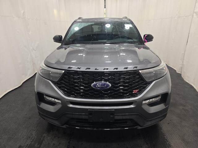 2022 Ford Explorer ST photo 2