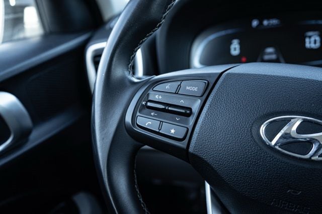 2023 HYUNDAI VENUE - Image 18