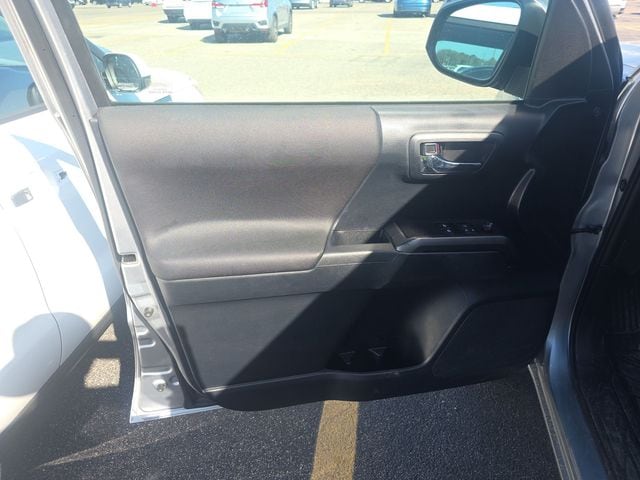 2019 TOYOTA TACOMA - Image 12