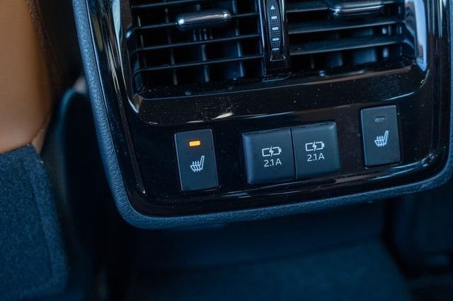 2020 TOYOTA AVALON - Image 19