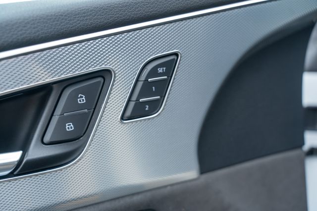 2021 AUDI SQ8 - Image 25