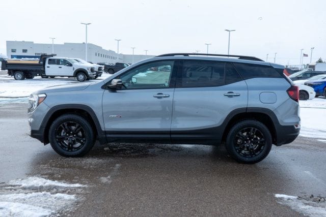 2023 GMC TERRAIN - Image 4