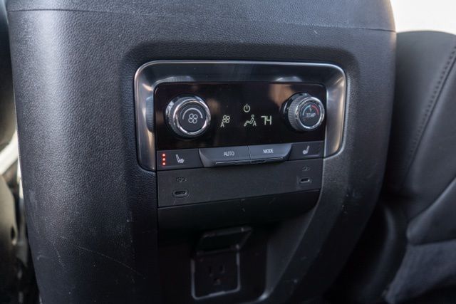 2025 CHEVROLET SUBURBAN - Image 33