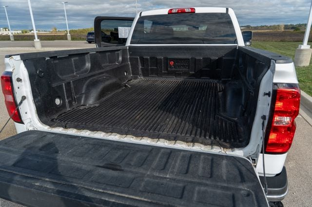 2017 CHEVROLET SILVERADO - Image 19