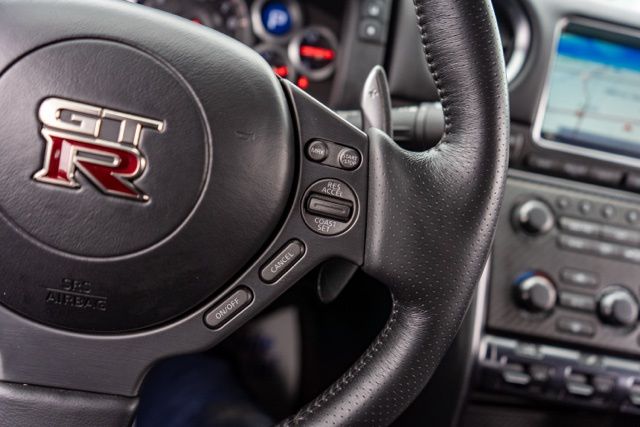 2016 NISSAN GT-R - Image 23