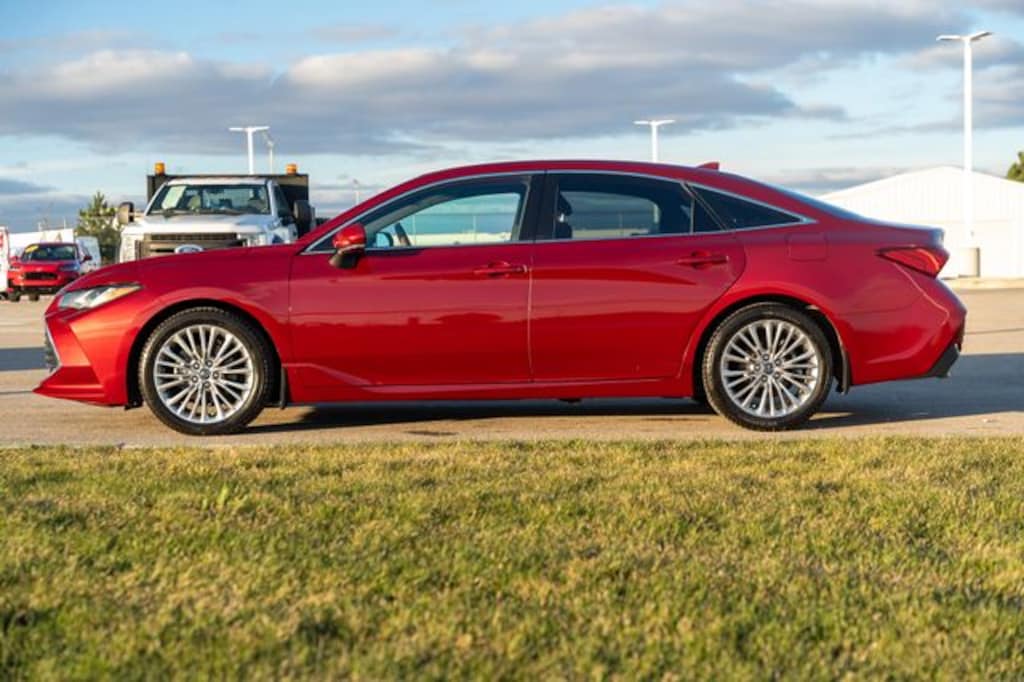 Used 2020 Toyota Avalon Limited Sedan
