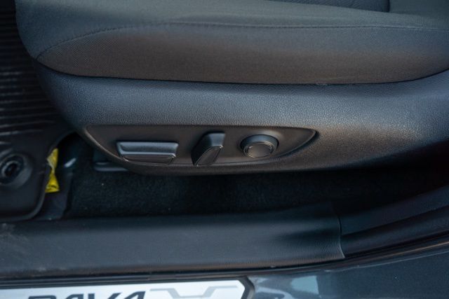2022 TOYOTA RAV4 - Image 18