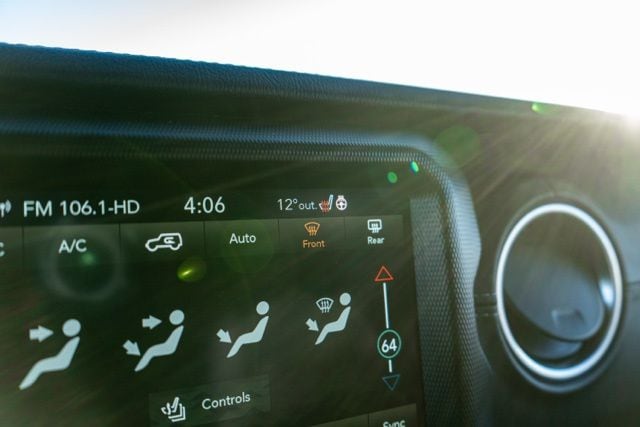 2021 JEEP WRANGLER - Image 25