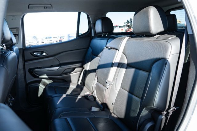 2023 GMC ACADIA - Image 16