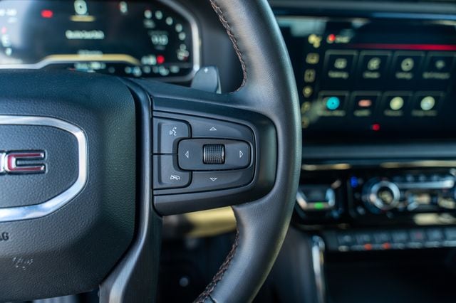 2023 GMC SIERRA - Image 30