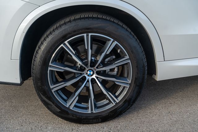 2023 BMW X5 - Image 12