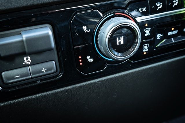 2023 CHEVROLET SILVERADO - Image 25