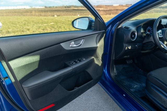 2024 KIA FORTE - Image 19