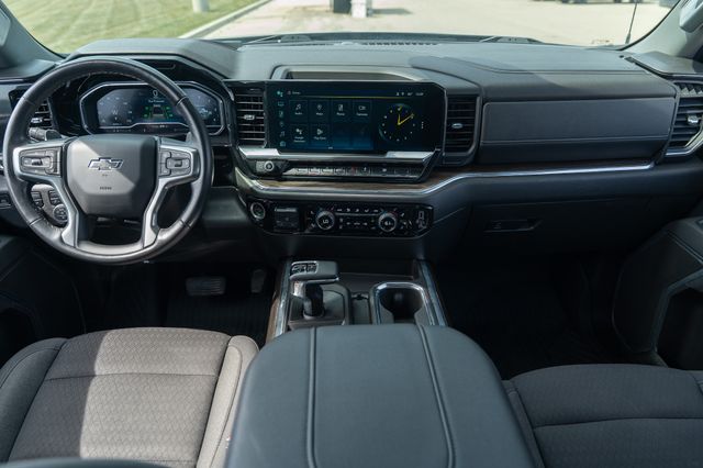 2023 CHEVROLET SILVERADO - Image 14