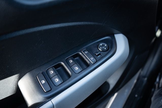 2023 HYUNDAI VENUE - Image 17