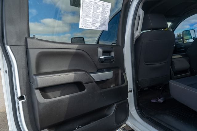 2017 CHEVROLET SILVERADO - Image 20