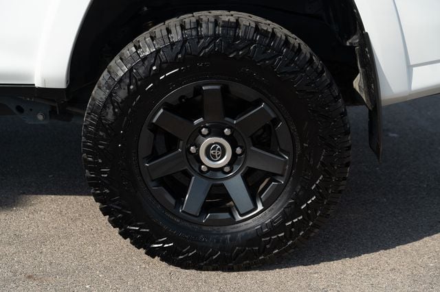 2022 TOYOTA 4RUNNER - Image 9