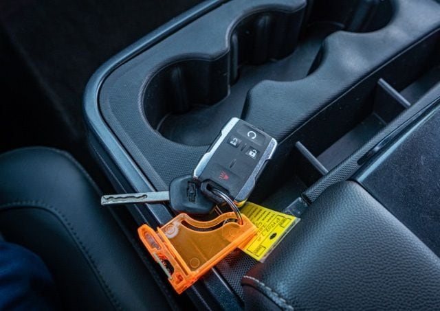 2016 CHEVROLET SILVERADO - Image 32