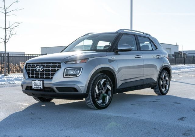 2023 HYUNDAI VENUE - Image 2