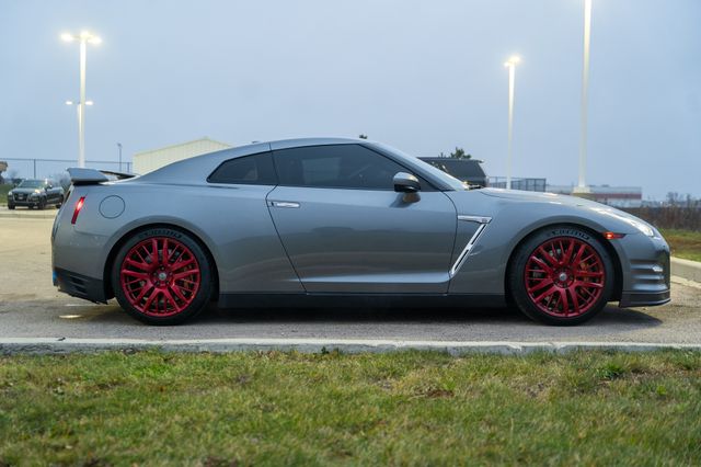 2016 NISSAN GT-R - Image 8