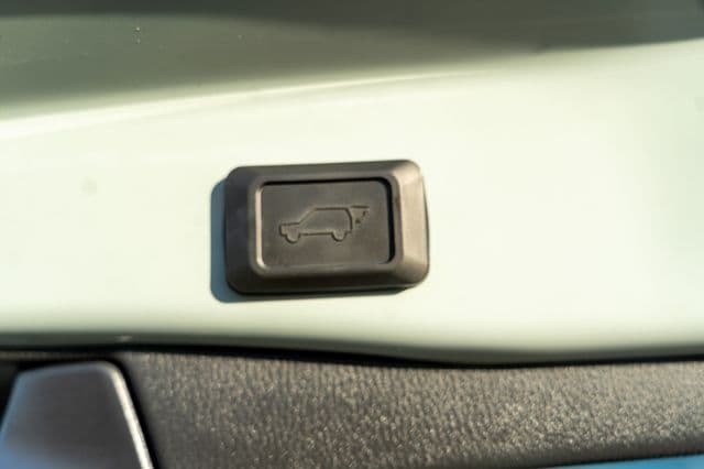 2023 TOYOTA RAV4 - Image 21