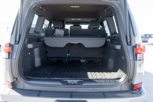 2024 LEXUS GX - Image 13
