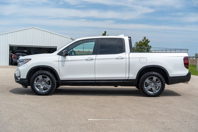 2025 Honda Ridgeline TrailSport photo 4