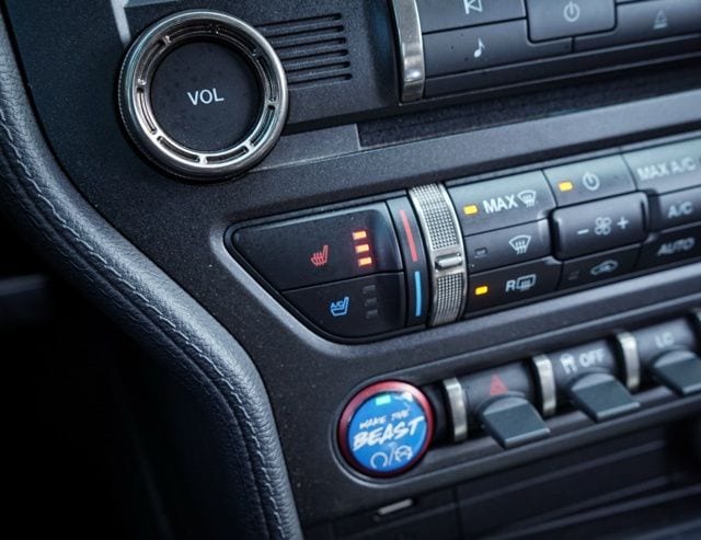 2020 FORD MUSTANG - Image 27