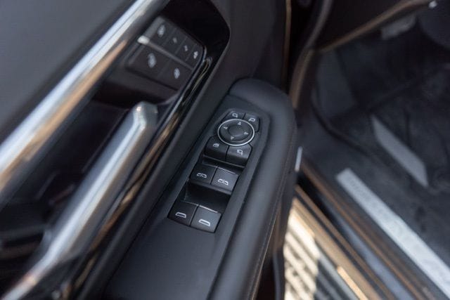 2025 CHEVROLET SUBURBAN - Image 18