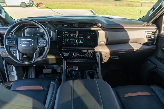 2023 GMC SIERRA - Image 15