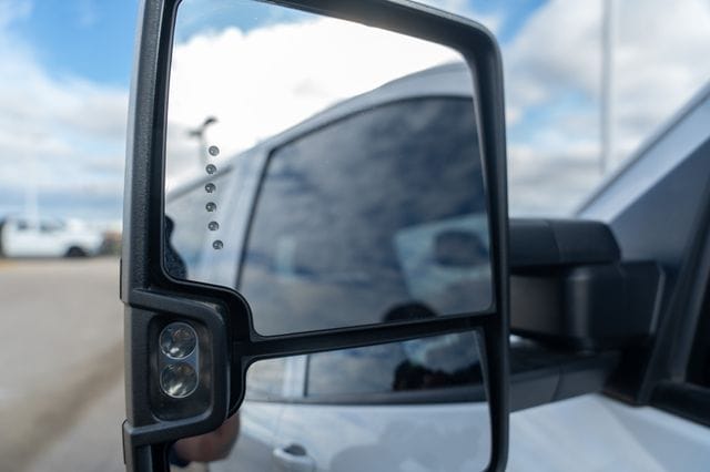 2017 CHEVROLET SILVERADO - Image 21