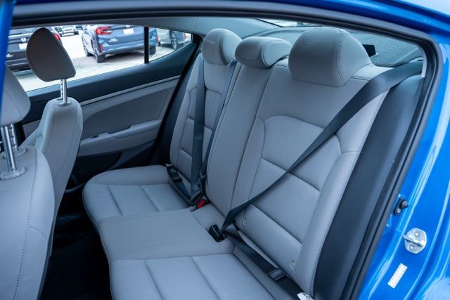 2018 HYUNDAI ELANTRA - Image 16