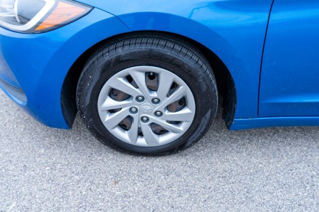 2018 HYUNDAI ELANTRA - Image 11