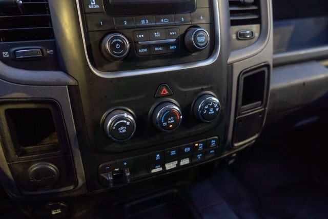 2017 RAM 3500 - Image 24