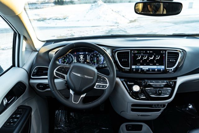 2024 CHRYSLER PACIFICA - Image 13