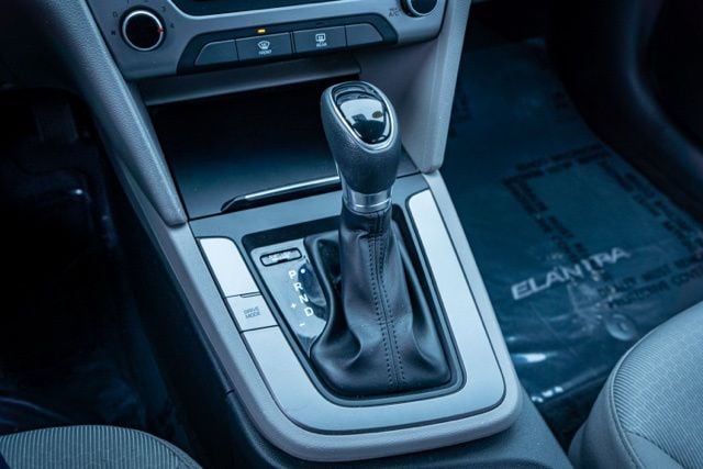 2018 HYUNDAI ELANTRA - Image 24