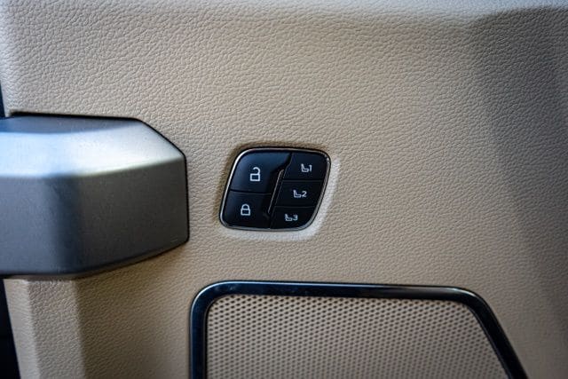 2021 FORD F-350 - Image 19